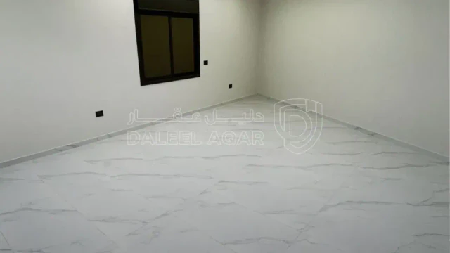 شقة - اربد - شارع البترا - خلف بن العميد  - 82000 دأ