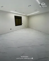 شقة - اربد - شارع البترا - خلف بن العميد  - 85000 دأ