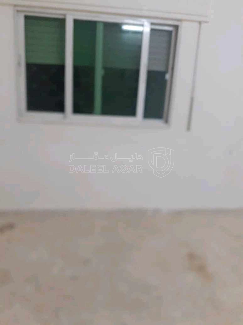 شقة في الزرقاء.  الزواهره. حي القمر . مقابل كلية قرطبه  - 30,000 دأ - صورة 1