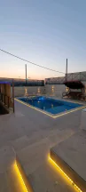 مزرعة/شاليه في مزرعه صغيره مع مسبح للبيع من المالك مباشرة  - 40,000 دأ - صورة NaN