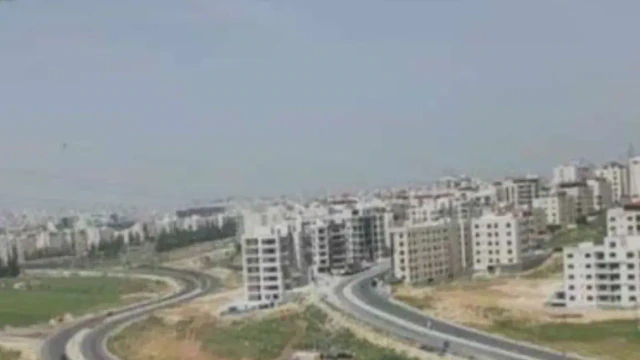 أرض - حجار النوابلسه مقابل دير غبار وقرب شارع المطار  - 235000 دأ