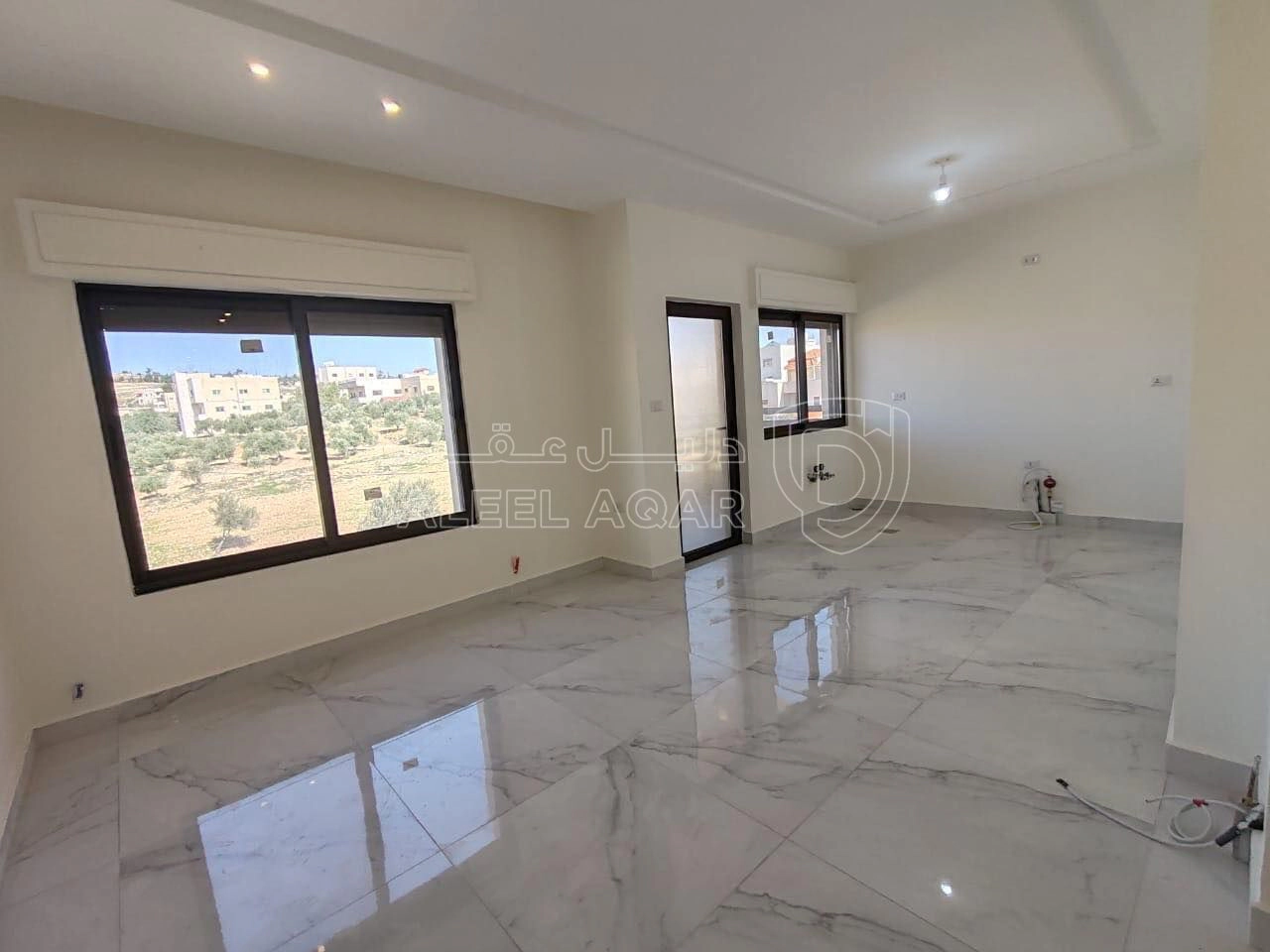 شقة في شفابدران بالقرب من مدارس زهرة البنفسج - 63,500 دأ - صورة 1