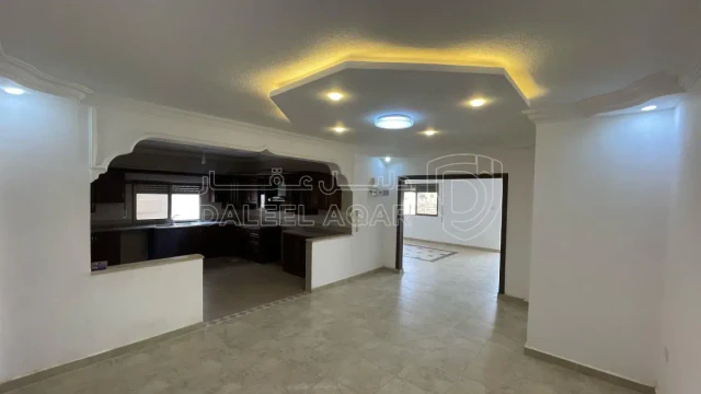 شقة - 🏠شقه طابق ثالث سوبر ديلوكس للبيع -الزرقاء  الجديد - 39500 دأ