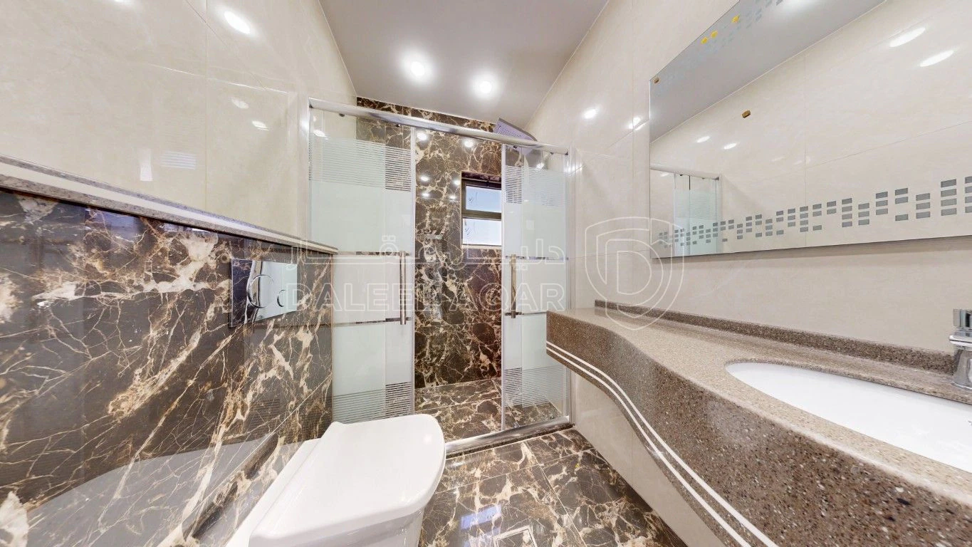 شقة في ابو نصير  - 100,000 دأ - صورة 1