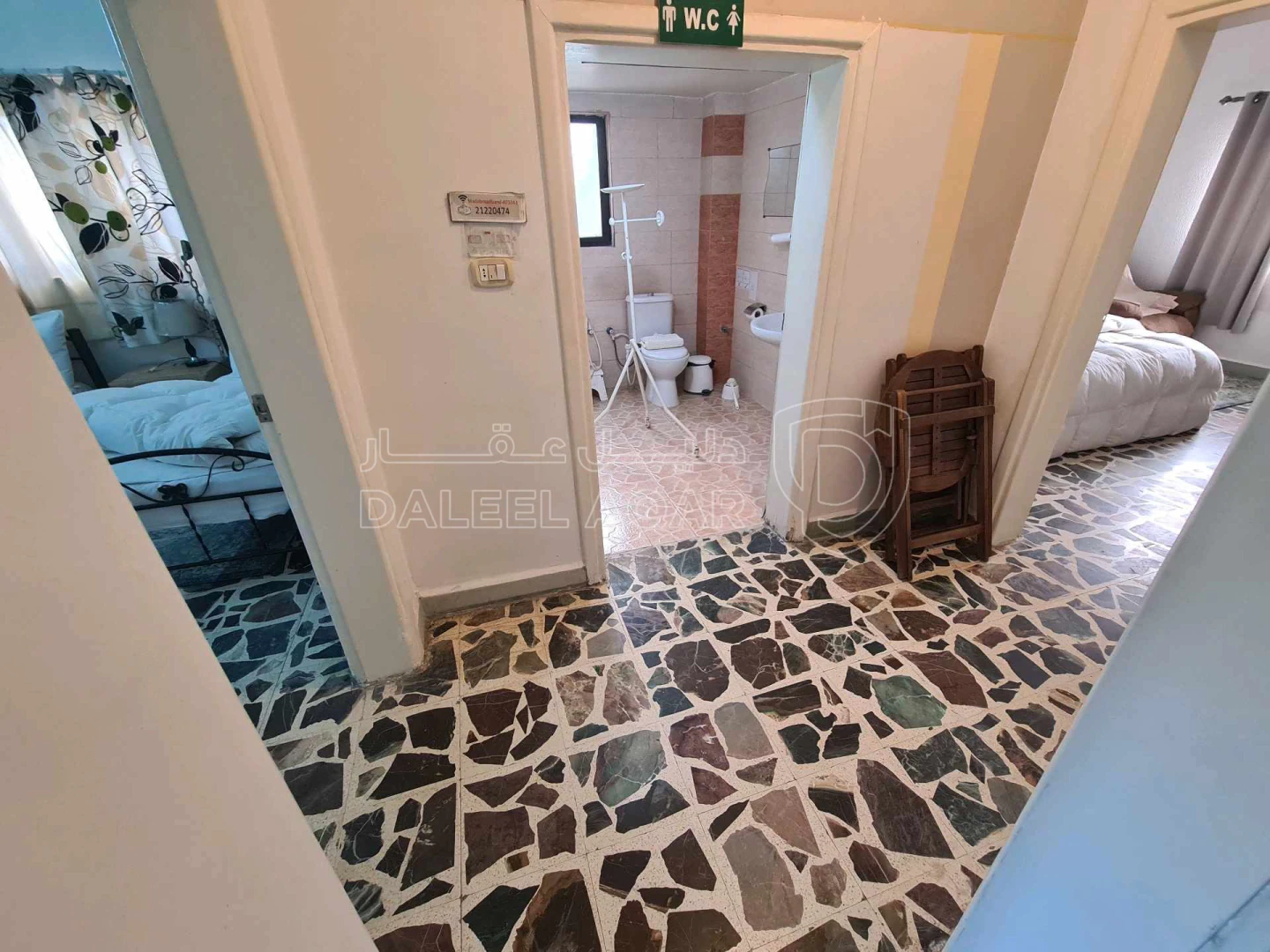 مبنى في جرش بحد قوس النصر من الشرق على الشارع العام فندق ب - 800,000 دأ - صورة 1