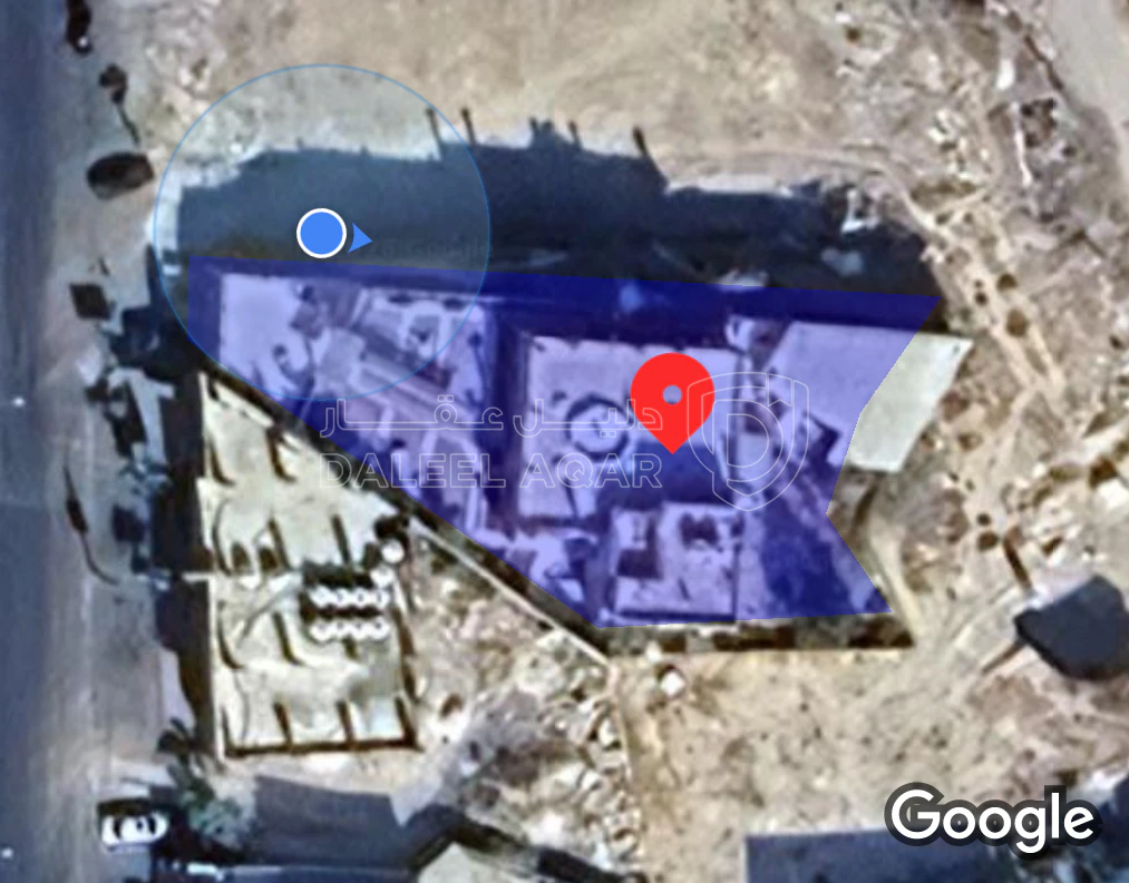 مبنى في جرش بحد قوس النصر من الشرق على الشارع العام فندق ب - 800,000 دأ - صورة 1