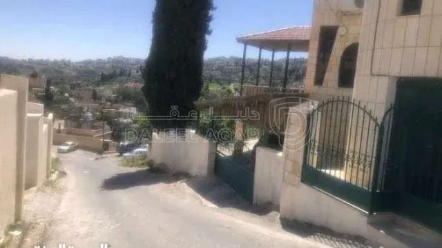 فيلا/منزل - السلط السلالم خلف مدرسة اليمامة  - 220000 دأ