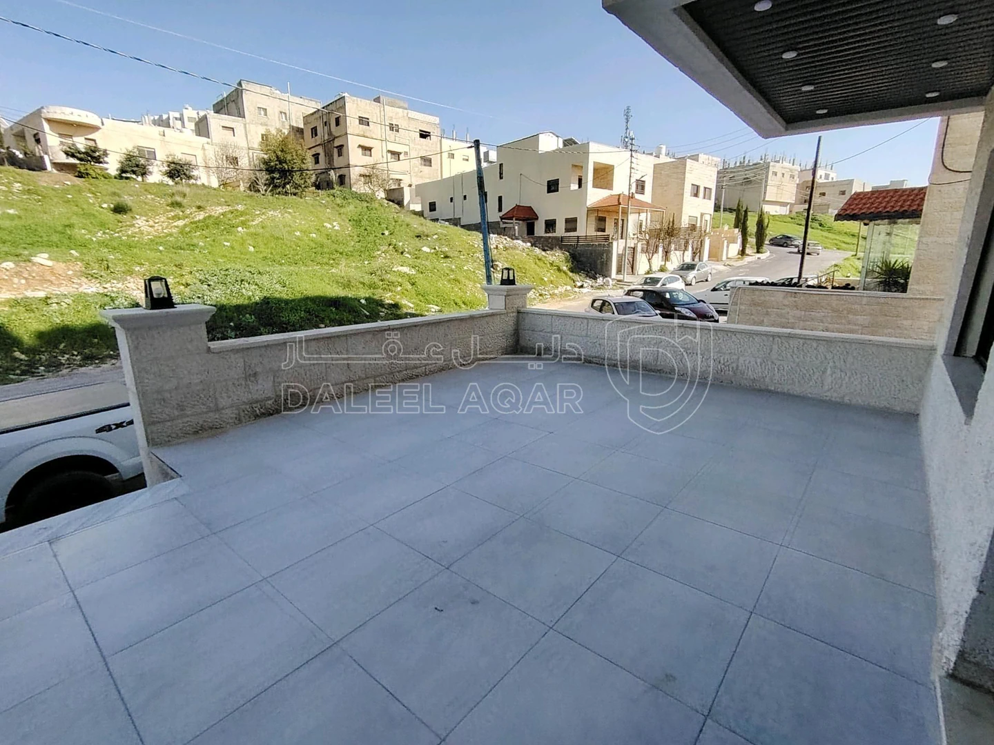 شقة في الدربيات اول طريق ابو السوس خلف البيادر بالضبط  - 83,000 دأ - صورة 1