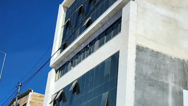 مكتب/تجاري - طابق كامل للبيع مساحة مفتوحة مصعدين - 496000 دأ