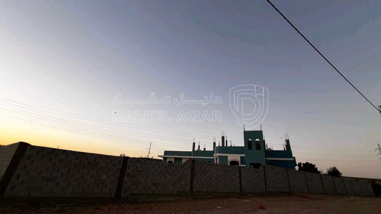 مزرعة/شاليه في معان_ الطريق الرئيس بالقرب من مجمع الاميره هيا الر - 160,000 دأ - صورة 1