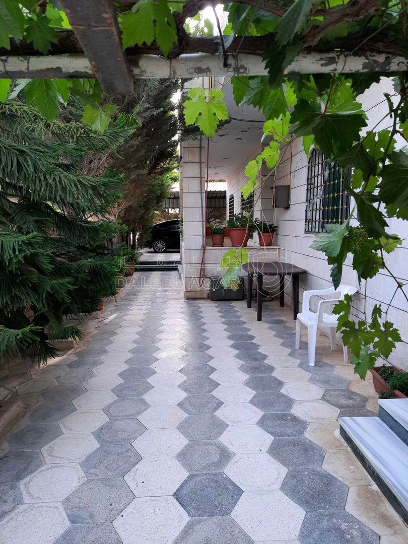 فيلا/منزل في عمان/ناعور-الروضة/حي الزقيبه - 150,000 دأ - صورة 1