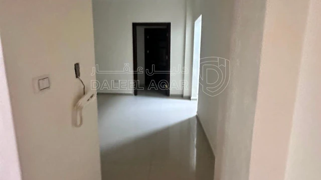 شقة في شقه طابق كامل في ابو نصير مقابل الاكاديمية البحرية - 57,500 دأ - صورة NaN