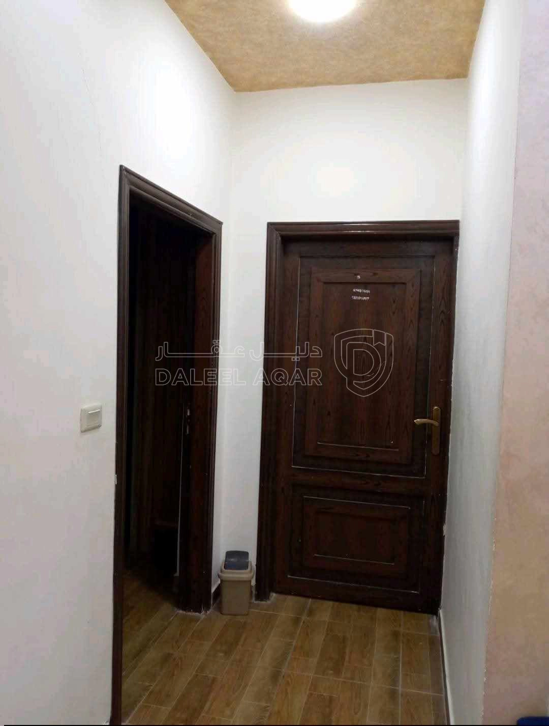شقة في السلط /المغاريب مقابل مدارس الايمان الاسلاميه  - 45,000 دأ - صورة 1