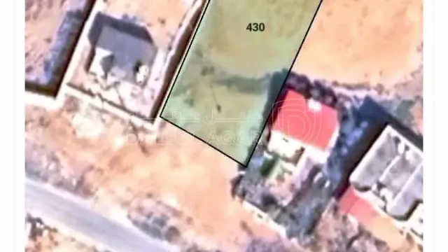 أرض في الزرقاء الطافح الغربي مقابل الحره - 10,000 دأ - صورة 1
