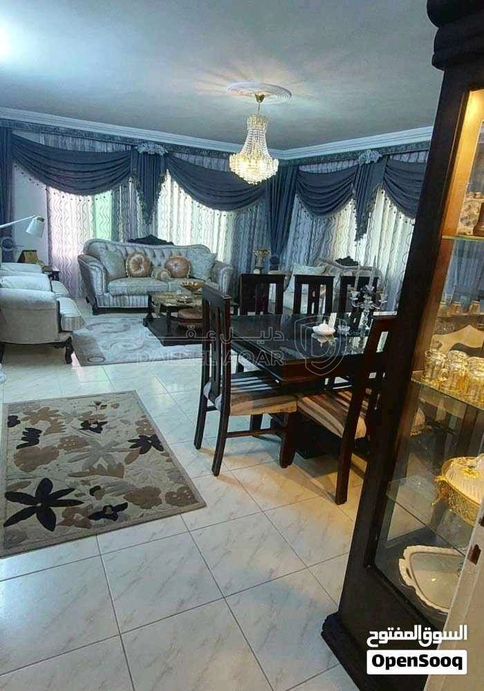 شقة في شقة للبيع ١٨٦م نصف طابقيه - 45,000 دأ - صورة 1