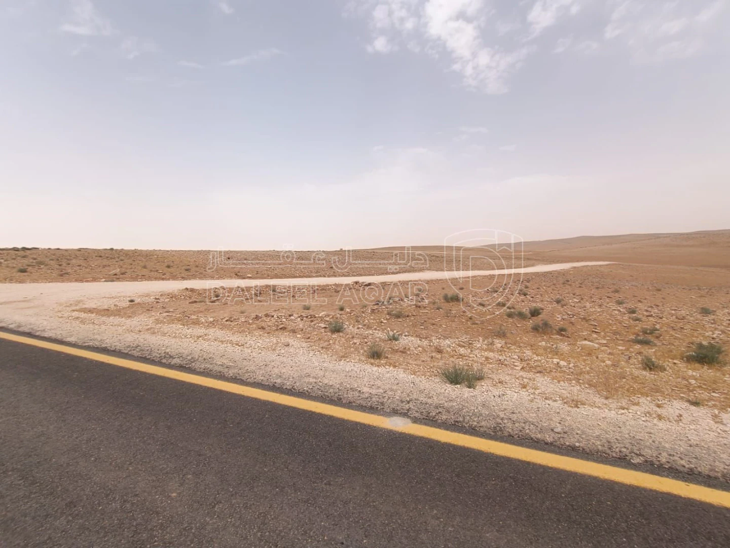 أرض في شارع عمان التنموي مقابل القصر القطري مباشرة  - 55,500 دأ - صورة 1