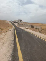 أرض في شارع عمان التنموي مقابل القصر القطري مباشرة  - 55,500 دأ - صورة NaN