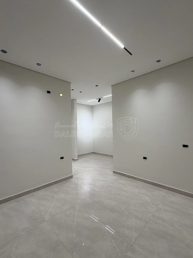 شقة في شقة ارضية Ultra Deluxمع ترس جميل مرتفع على شارعين - 112,000 دأ - صورة 1