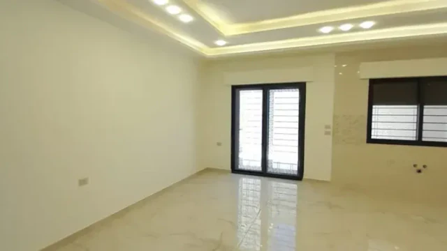 شقة - شارع فواز المقداد - 88000 دأ