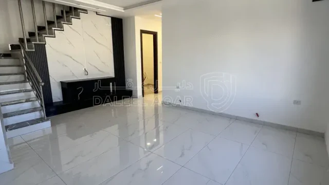 شقة - شفابدران - الكوم - اشارة سلالة مول  - 130000 دأ