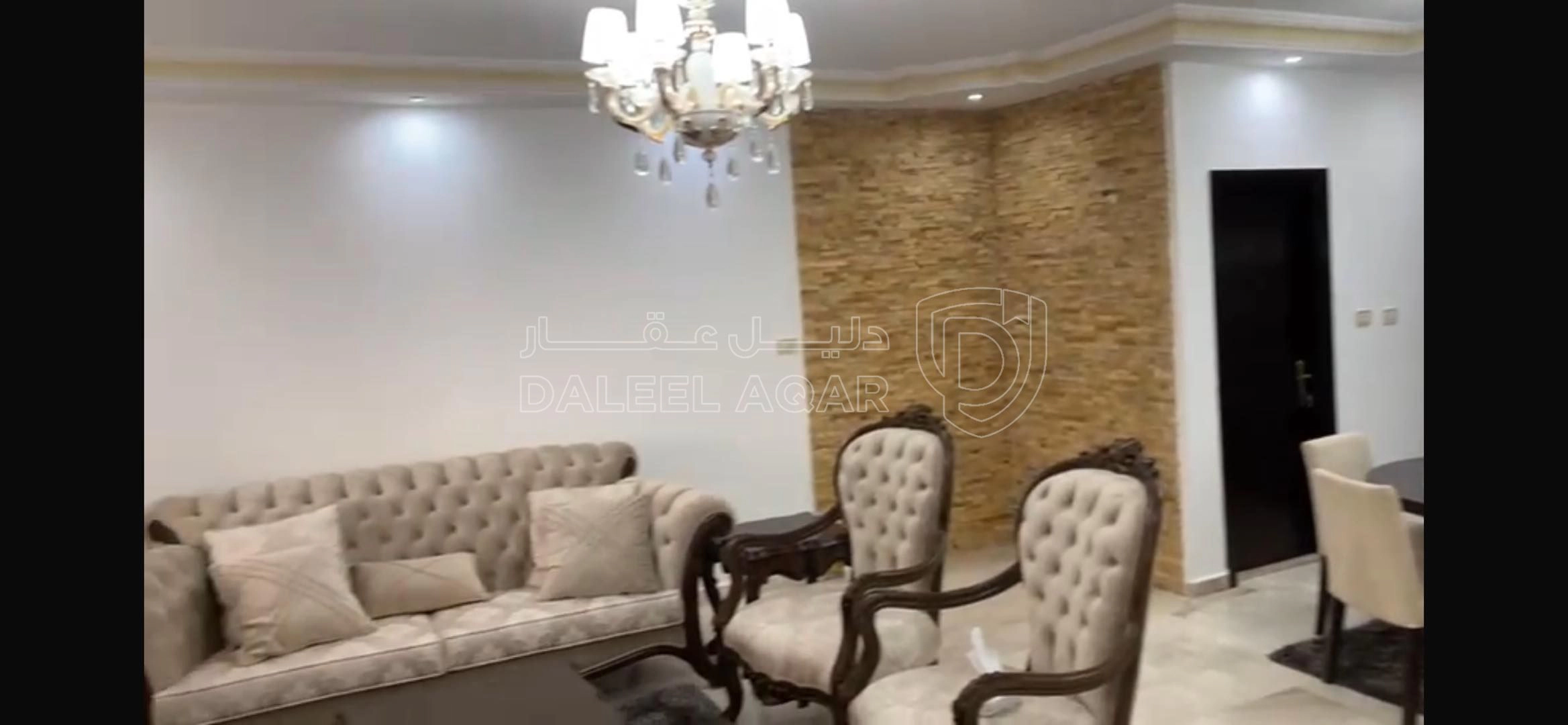 شقة في  شارع المحمدية عمارة النور للإسكان شقة رقم ١  - 300,000 دأ - صورة 1