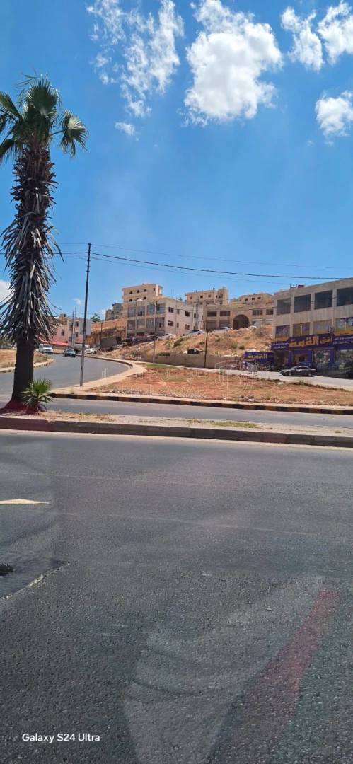 مبنى في عماره للبيع بسعر 100 الف( 8 شقق ) مآجره 900 د شهري - 100,000 دأ - صورة 1
