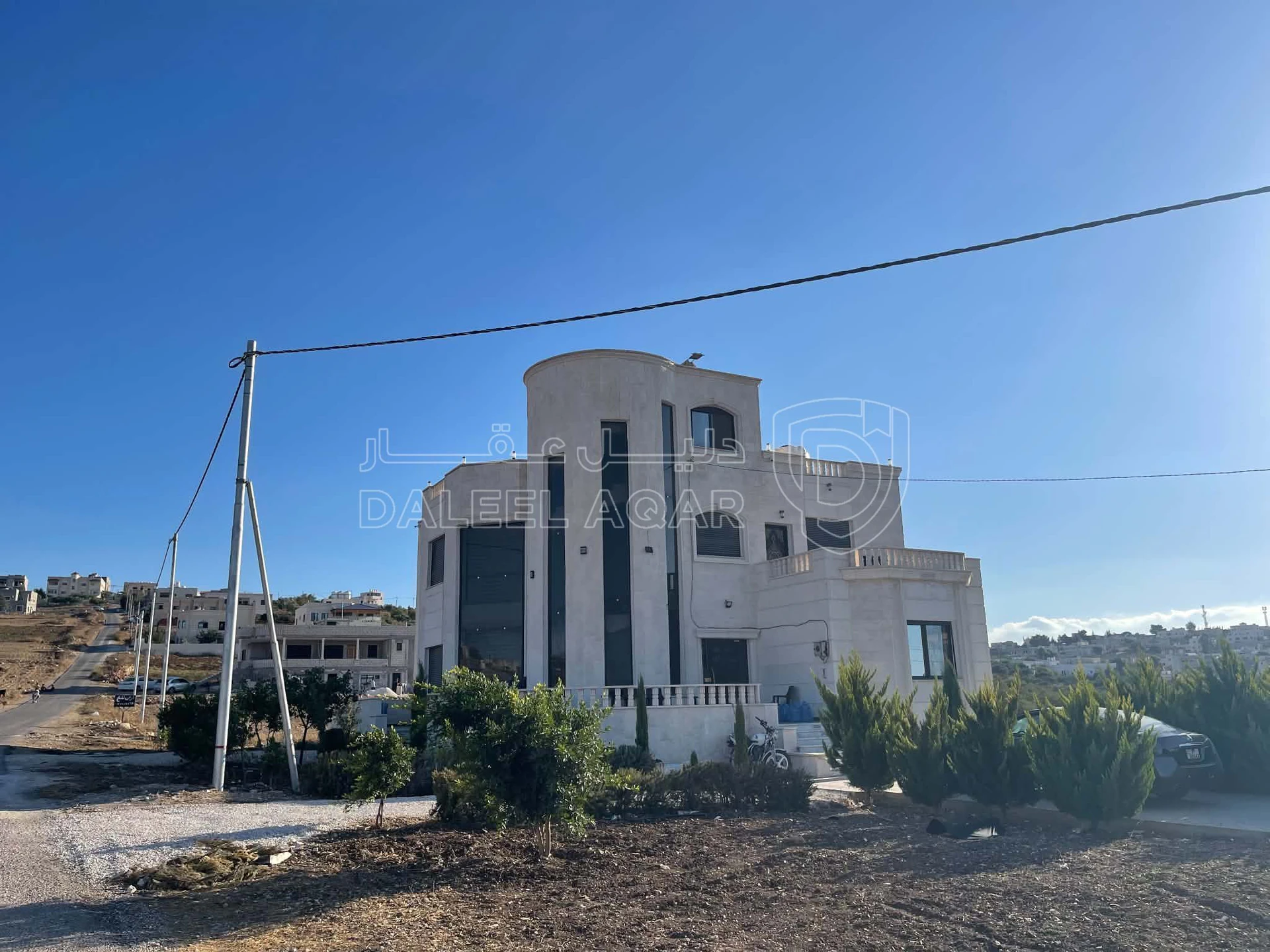 فيلا/منزل في فيلا فاخرة للبيع  - 320,000 دأ - صورة 2