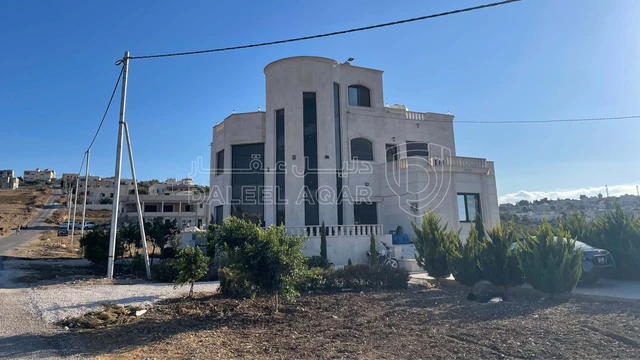 فيلا/منزل - فيلا فاخرة للبيع  - 320000 دأ
