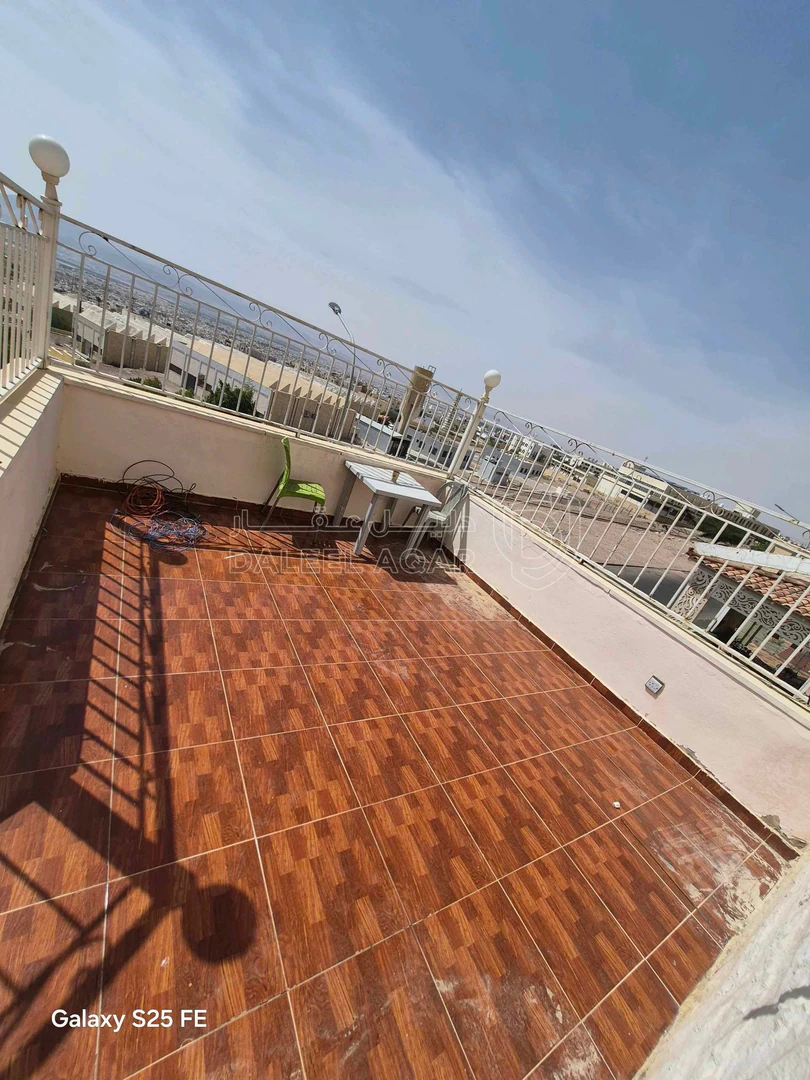شقة في شقة فاخرة للبيع التاسعة ط2هندسي طابقية مع روف  - 55,000 دأ - صورة 1