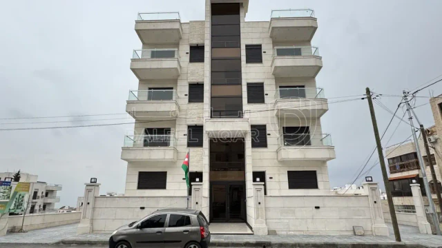 شقة - بالقرب من ياسر مول شارع راضي عناب - 93000 دأ