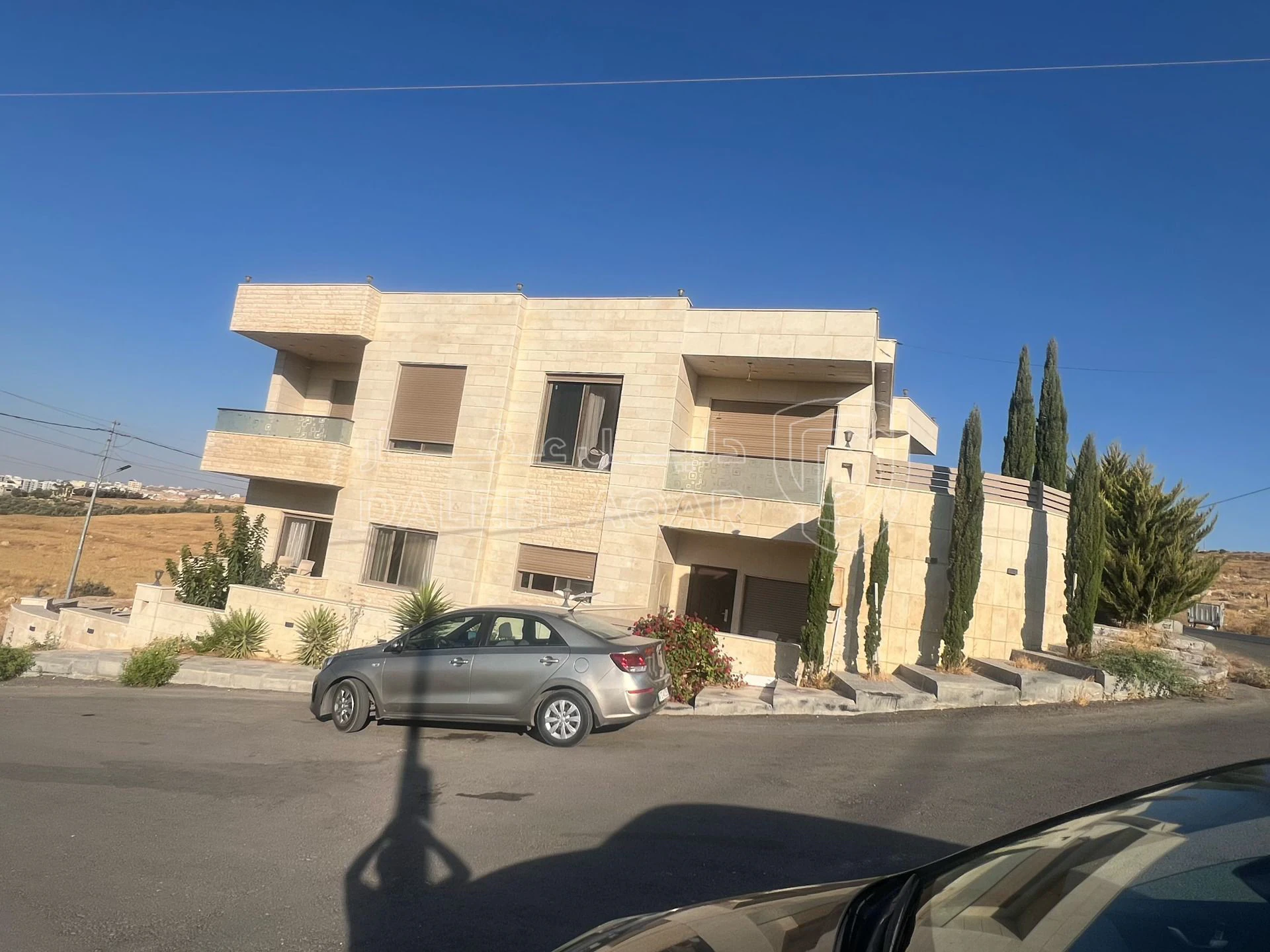 مبنى في عمان ابو نصير حي الضياء  - 585,000 دأ - صورة 1