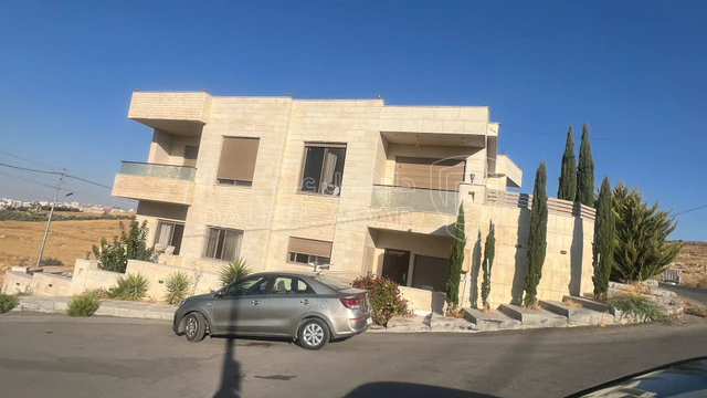 مبنى في عمان ابو نصير حي الضياء  - 585,000 دأ - صورة NaN