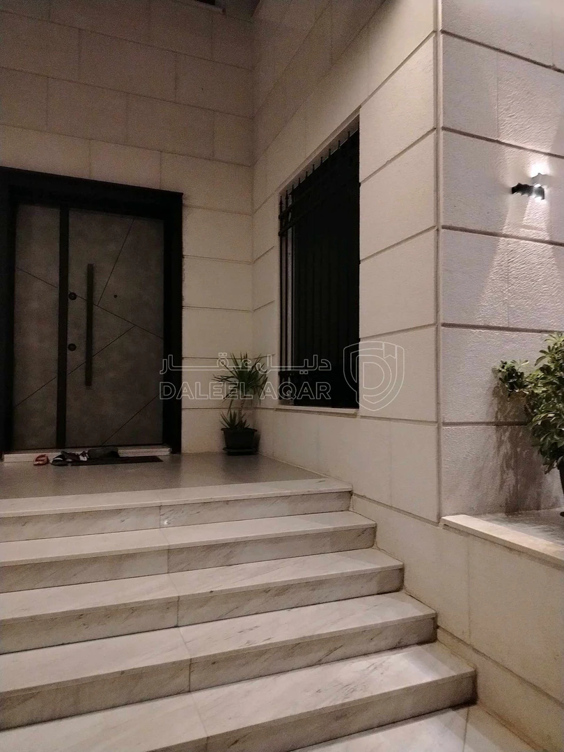 فيلا/منزل في سوبر ماركت جوهرة البنيات - 490,000 دأ - صورة 1