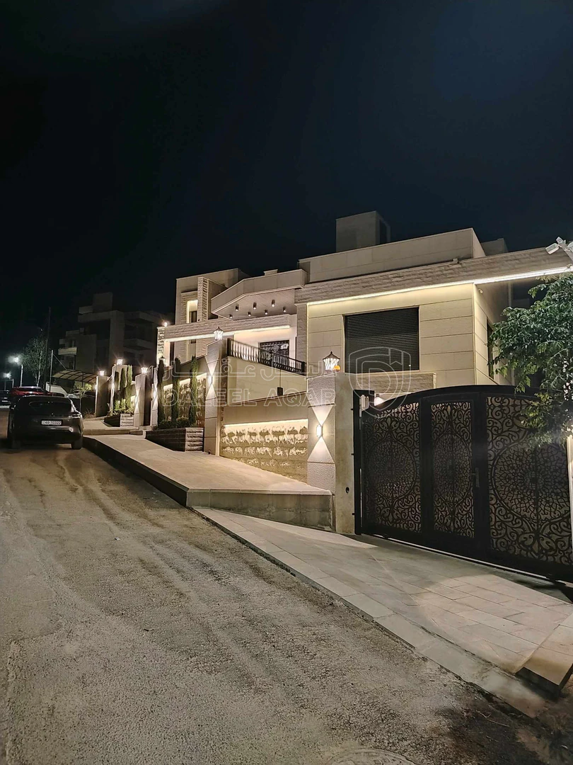 فيلا/منزل في سوبر ماركت جوهرة البنيات - 490,000 دأ - صورة 1