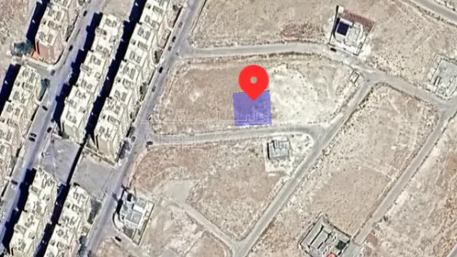 أرض في ابو علندا اسكان القضاه مرتفعه واجهه شرقيه - 30,000 دأ - صورة 1