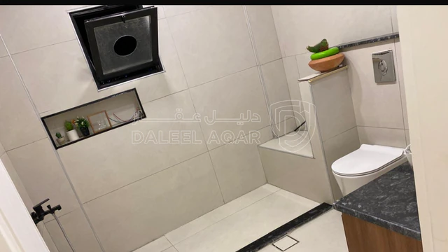 شقة - اربد دوار اليوسفي باتجاه دوار الرازي  - 25000 دأ