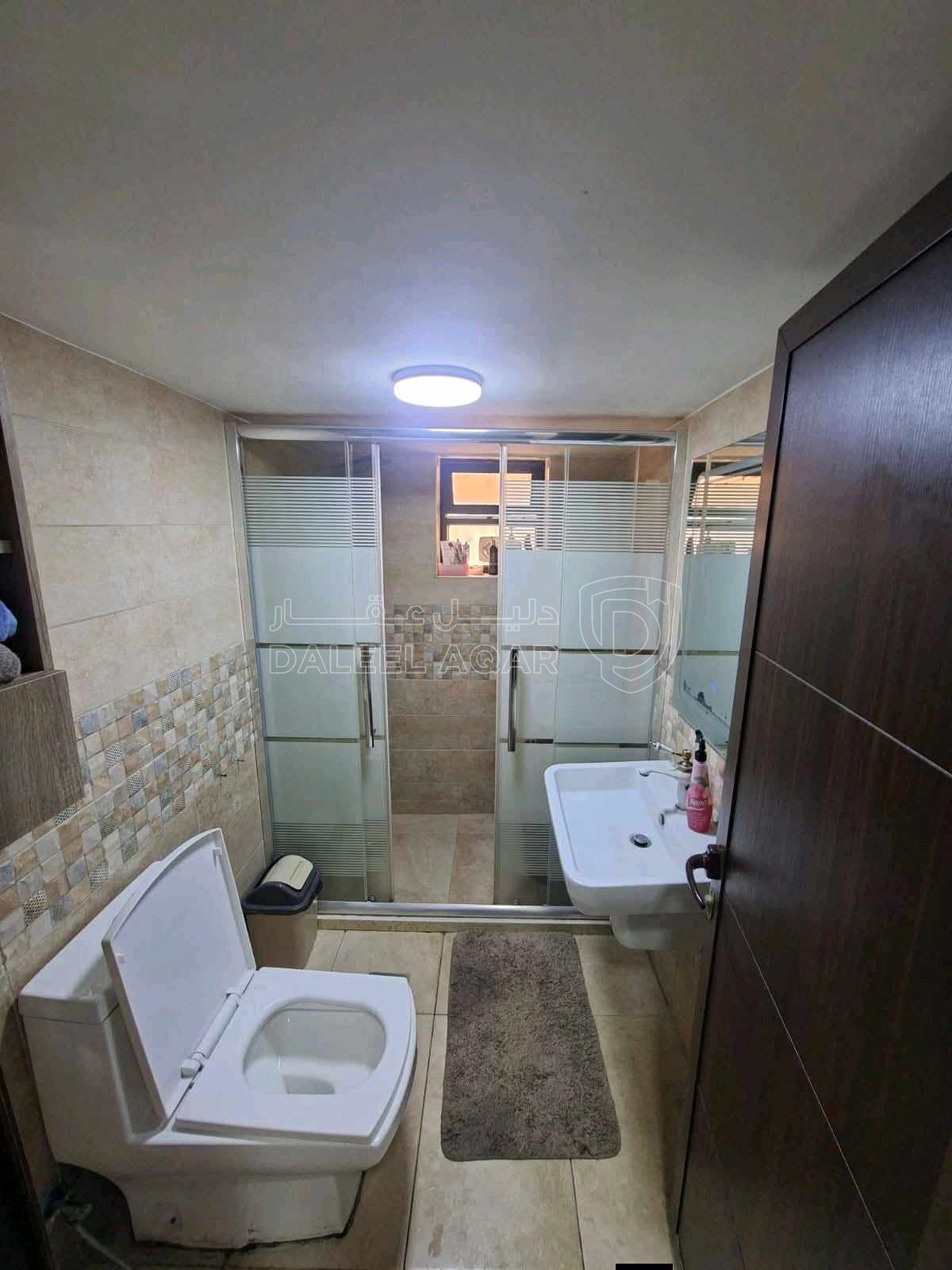 شقة في شارع الاشتقلال - 44,000 دأ - صورة 1
