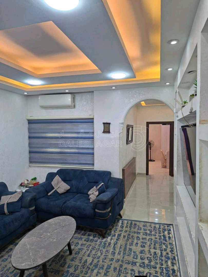 شقة في شارع الاشتقلال - 44,000 دأ - صورة 1