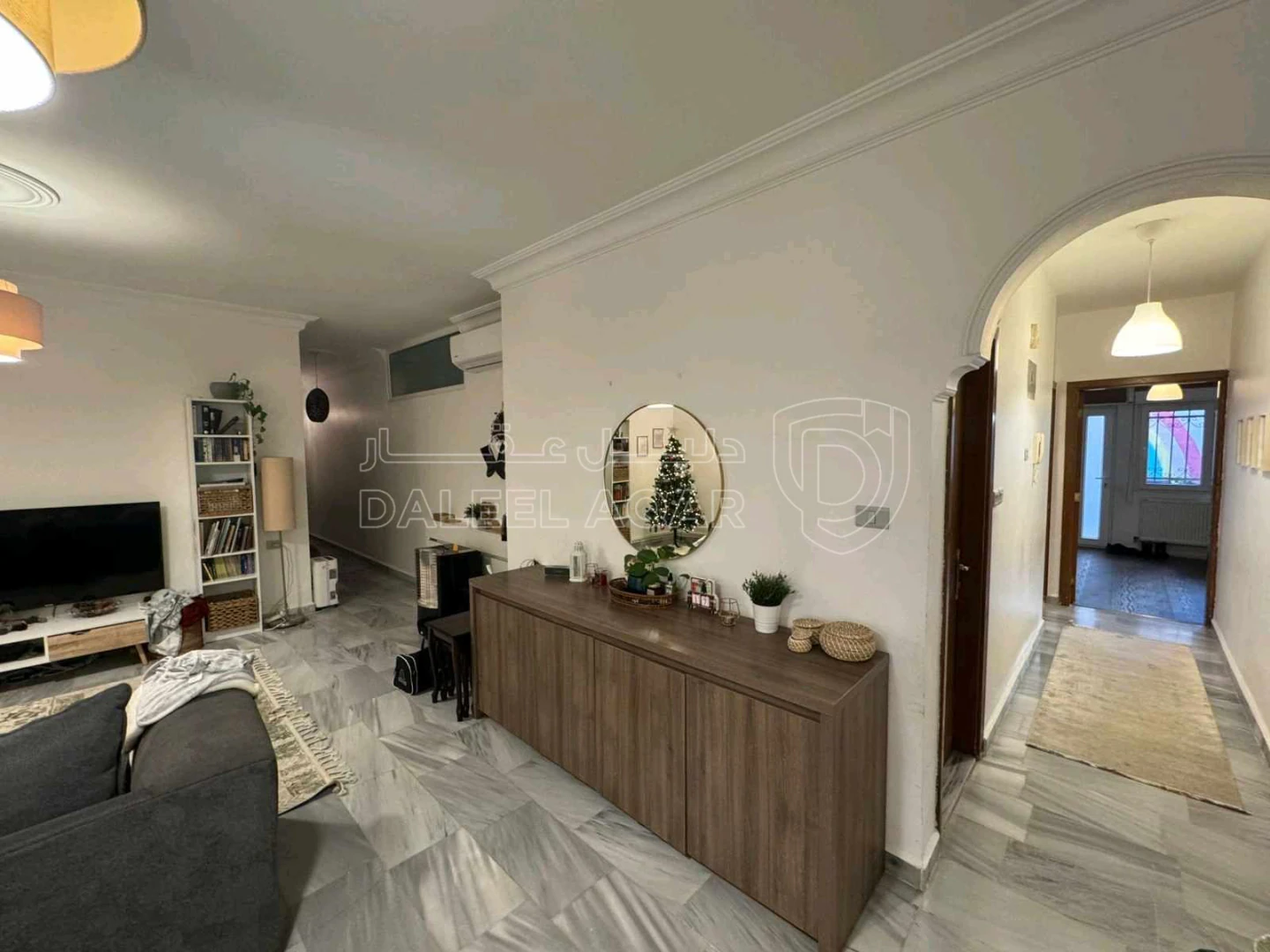 شقة في الجندويل مقابل مدرسه الفاروق - 80,000 دأ - صورة 1