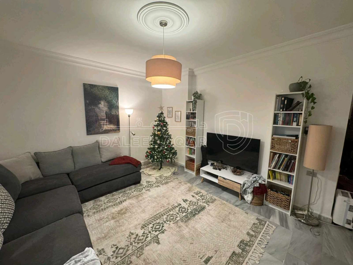 شقة في الجندويل مقابل مدرسه الفاروق - 80,000 دأ - صورة 1