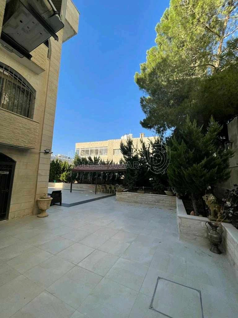 فيلا/منزل في عمان،ضاحية الرشيد،قرب ماي ماركت - 740,000 دأ - صورة 1