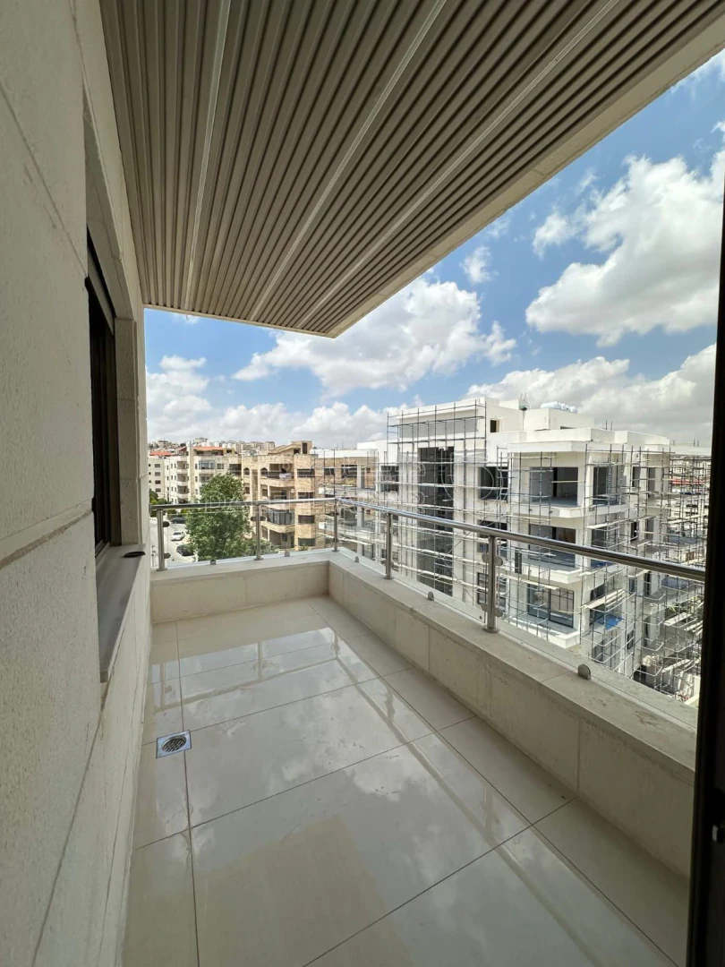 شقة في خلدا - بالقرب من مطعم ورد  - 98,000 دأ - صورة 1
