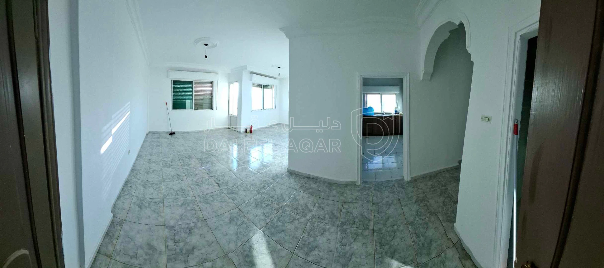 شقة في المفرق ، البوابة الجنوبية ، جامعة ال البيت  - 19,000 دأ - صورة 1