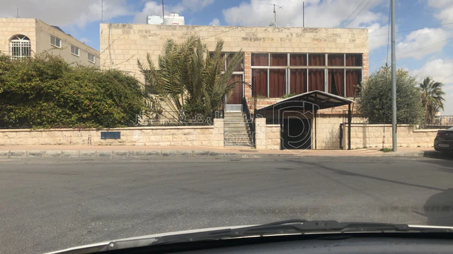 فيلا/منزل - عمان الشميساني ش ماجد العدوان فيلا رقم 30 - 350000 دأ