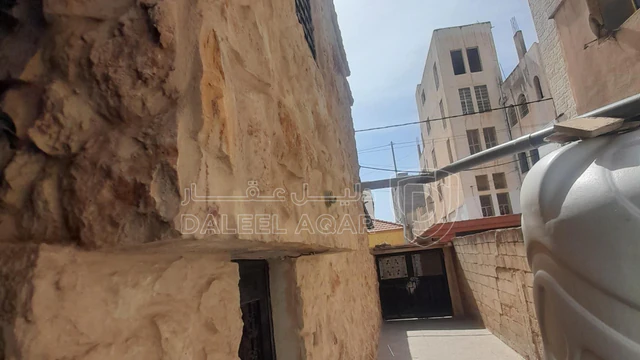 فيلا/منزل في اربد الحي الشرقي/ شارع الهاشمي/قرب مجمع بشرى  - 200,000 دأ - صورة NaN