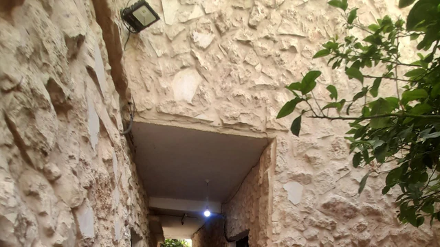 فيلا/منزل في اربد الحي الشرقي/ شارع الهاشمي/قرب مجمع بشرى  - 200,000 دأ - صورة NaN