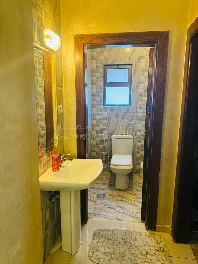 شقة في شقه طابقيه في الزرقاء الجديده مميزه - 55,000 دأ - صورة 1