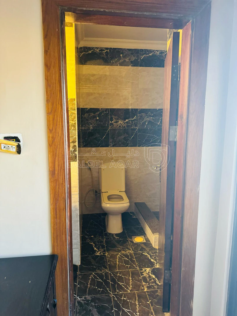 شقة في شقه طابقيه في الزرقاء الجديده مميزه - 55,000 دأ - صورة 1