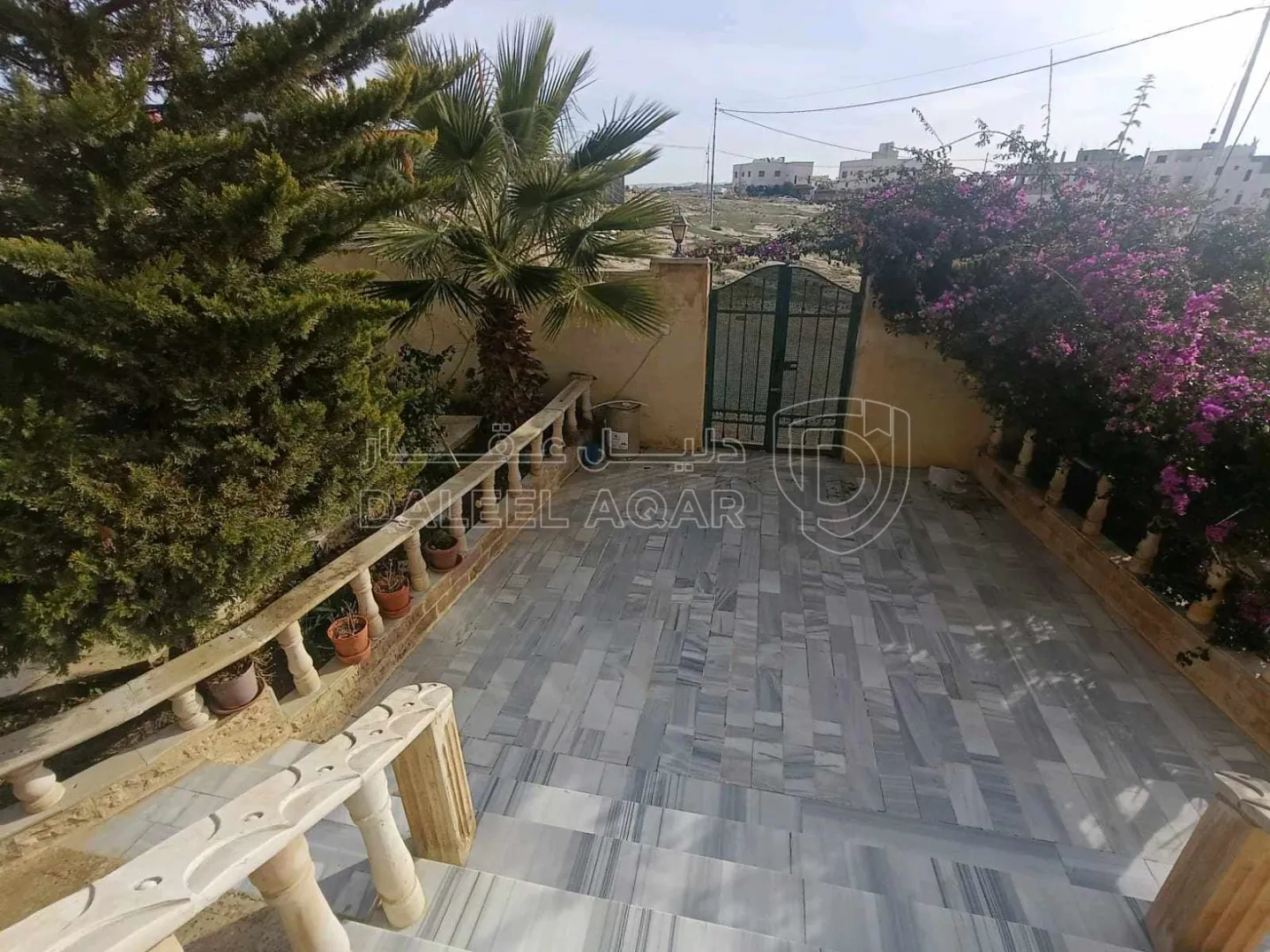 فيلا/منزل في عمان - طريق المطار - اللبن - 135,000 دأ - صورة 1