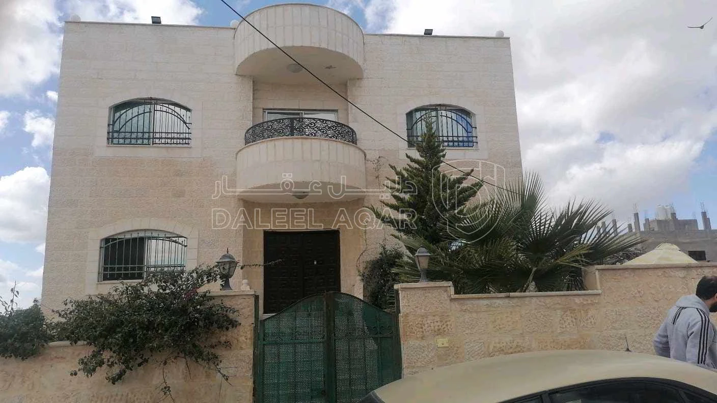 فيلا/منزل في عمان - طريق المطار - اللبن - 135,000 دأ - صورة 1